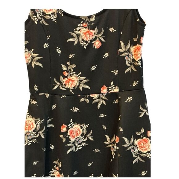 H&M Divided | Women’s Black Roses Floral Mini Tank Dress Size 6 - Picture 4 of 8